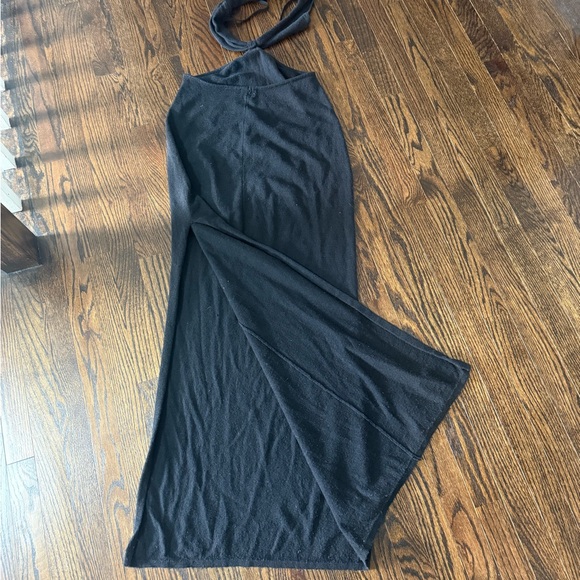 Elegant Black Maxi Dress - Picture 6 of 9